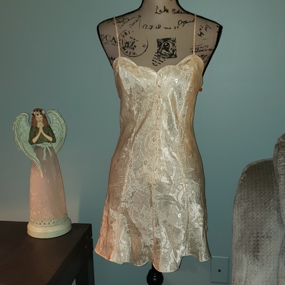 Victoria's Secret Other - Vintage V S Brocade Vanilla Floral Lace Chemise